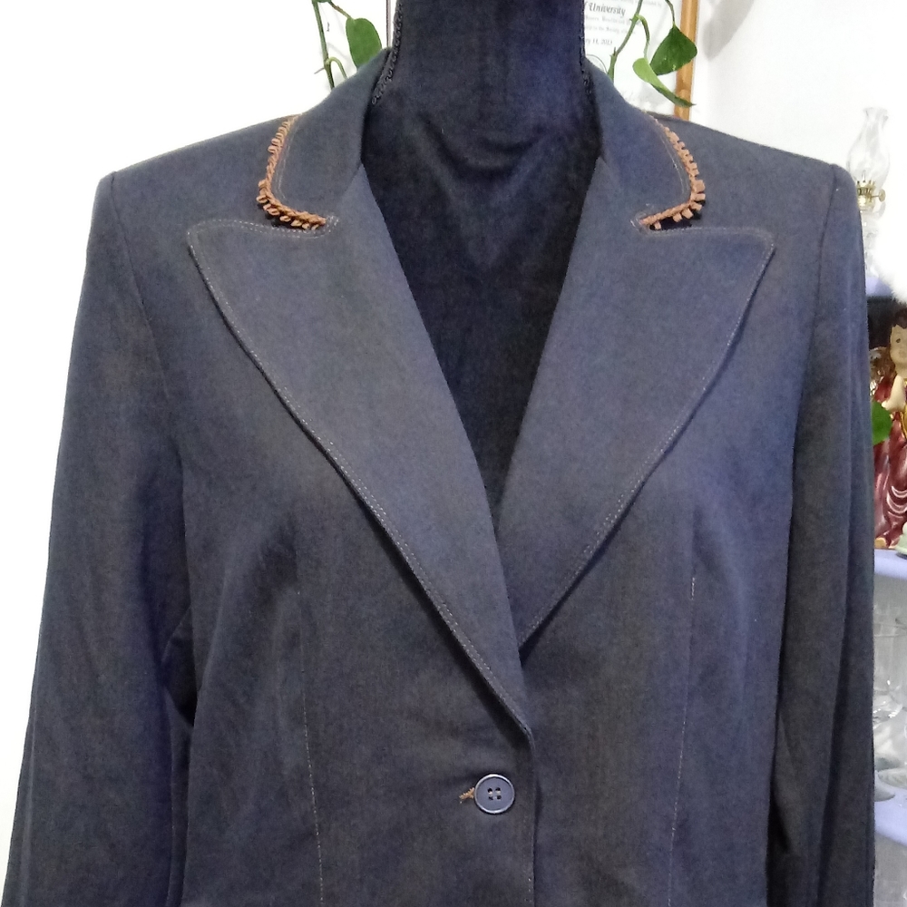 Studio Ease Jacket - Picture 6 of 8